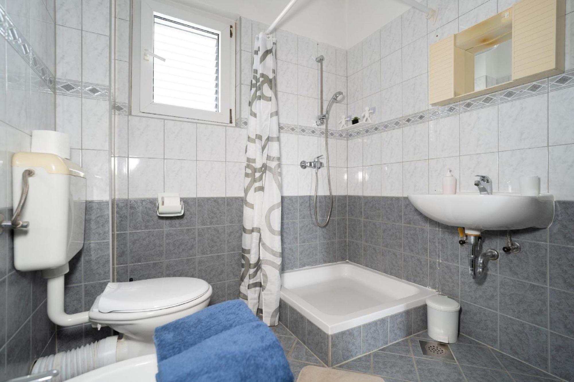 Apartments Milic Горни-Карин Экстерьер фото