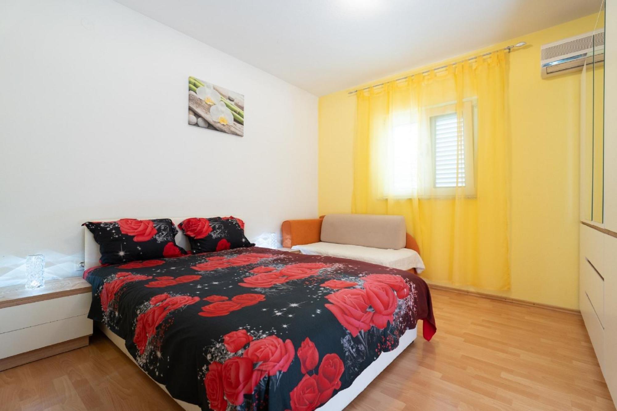 Apartments Milic Горни-Карин Экстерьер фото